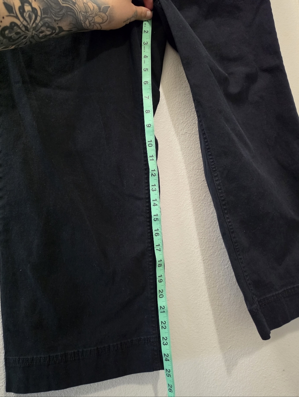 High Rise Wide-Leg Crop Jeans - Picture 5 of 9
